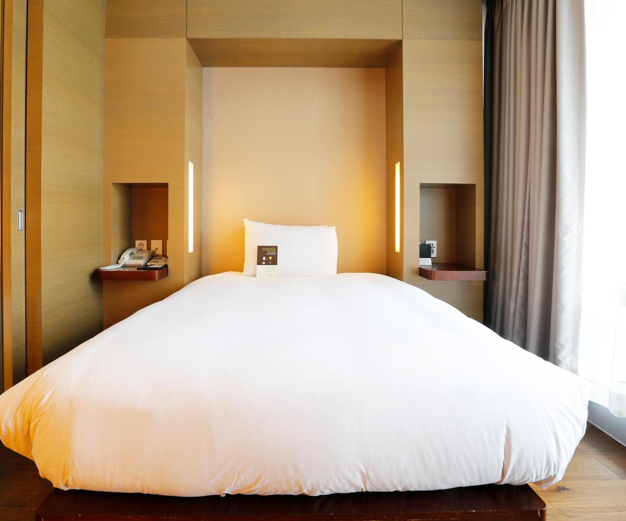 Grand Mercure Ambassador Чханвон Экстерьер фото